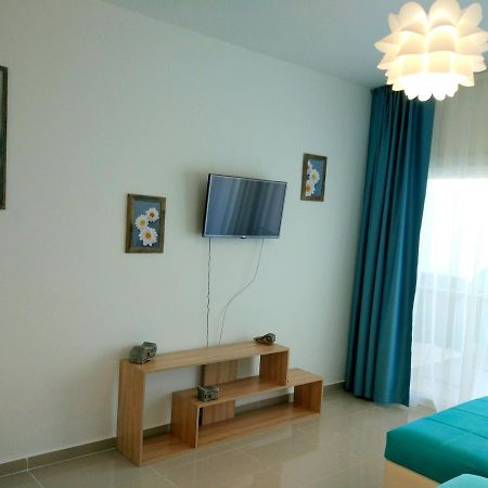 Blue Apartment In 5* Ceasar Resort Trikomo Extérieur photo